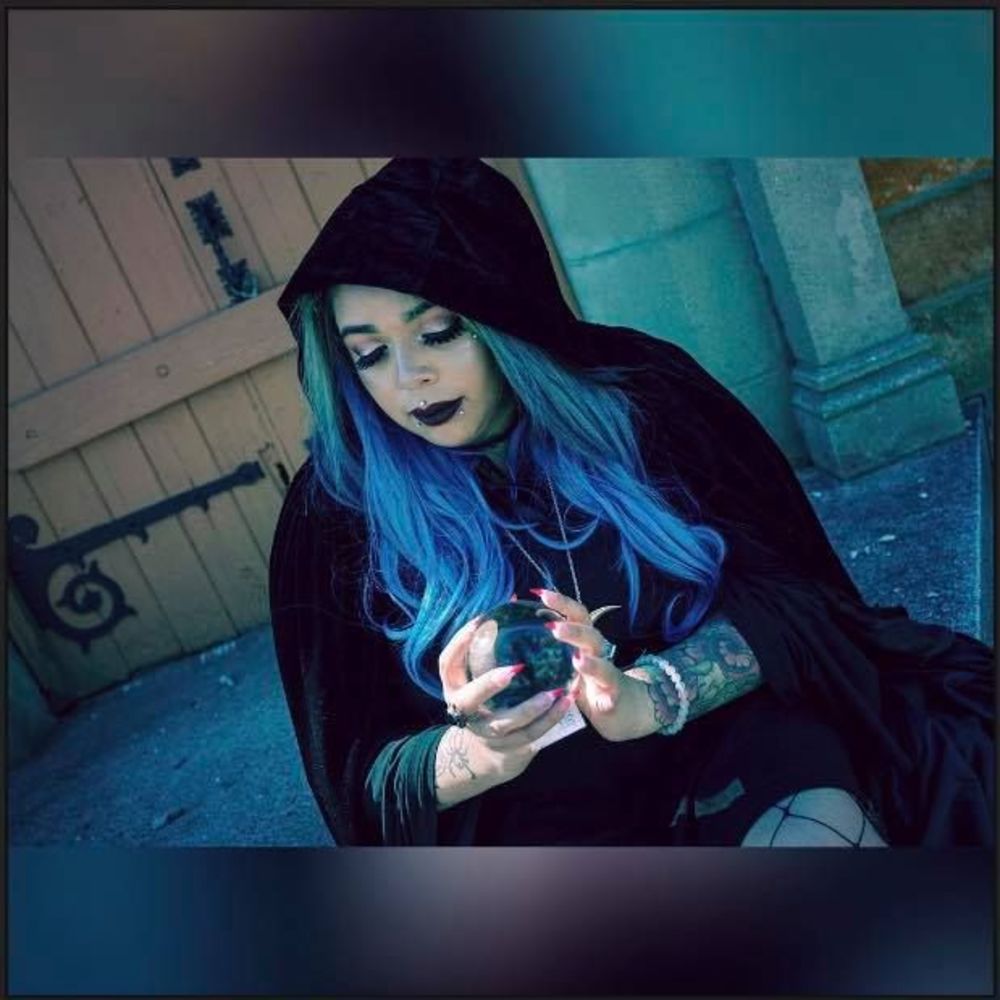 Meet your Posher, Reyna